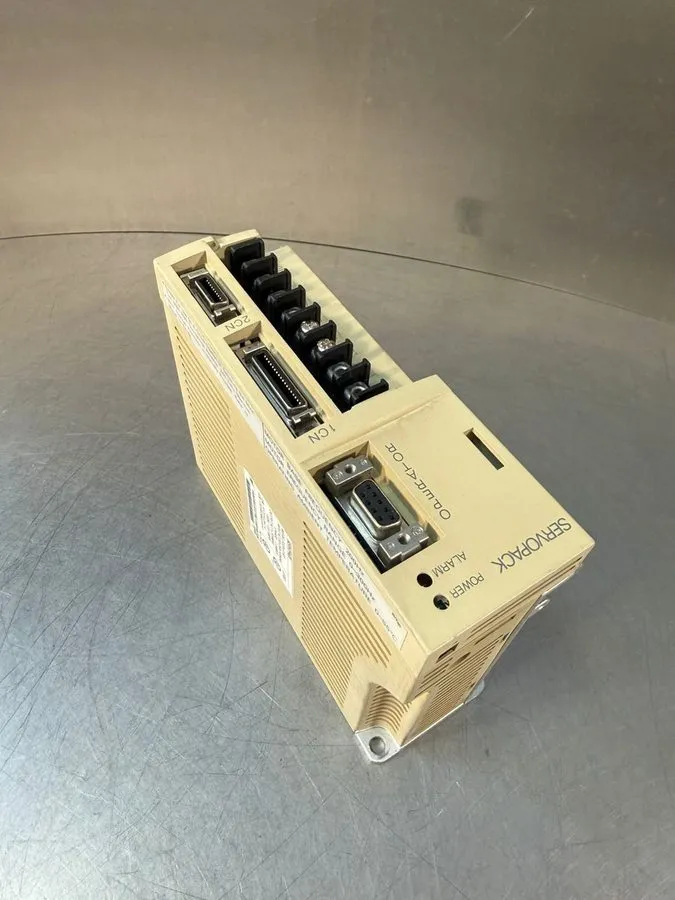 Сервопривод YASKAWA SERVOPACK SGDA-01AS
