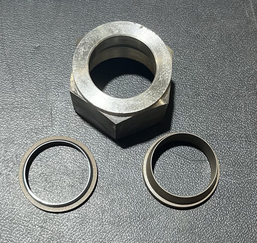 Фитинг Swagelok SS-2002-1 1-1/4" Nut and Front Back Ferrules Tube Fitting Stainl