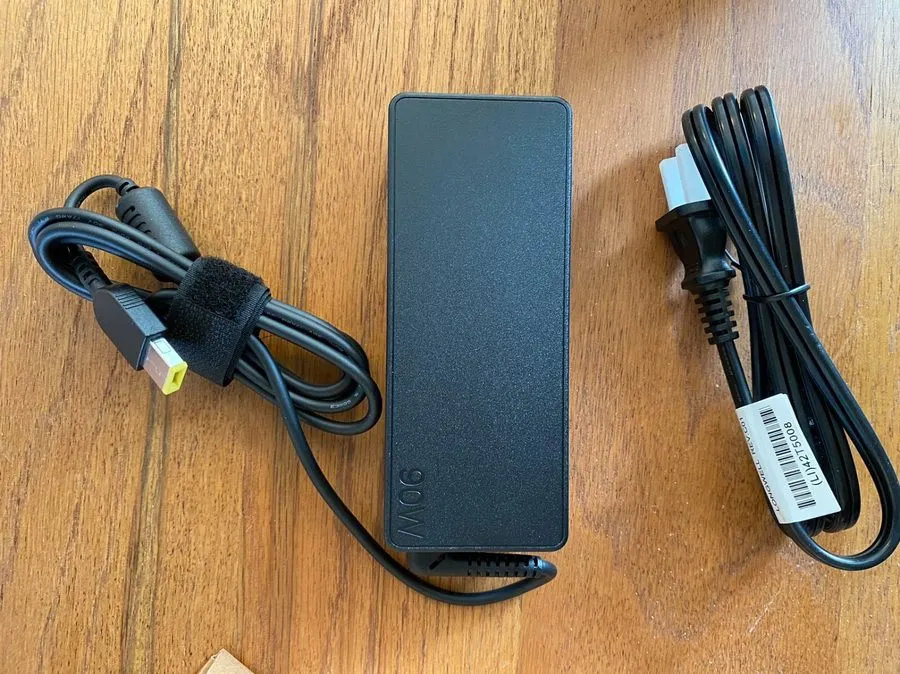 Док-станция Lenovo ThinkPad Universal USB-C Dock 90W Laptop Docking Station 40AY