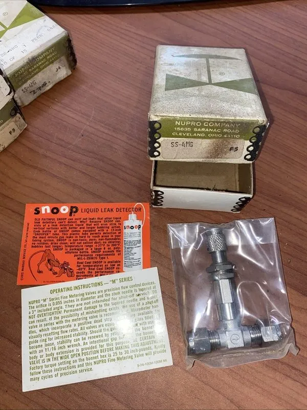 Клапан SWAGELOK SS-4MG-VCR MEDIUM FLOW METERING VALVE 0004671472