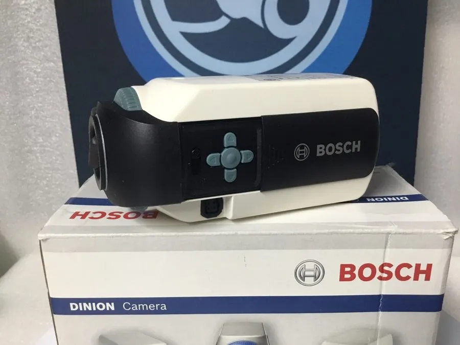 Камера Bosch VBC-4075-C21 DINION 960H Security Color Camera W/ 720TVL 2.8-12mm D — фото лота 2