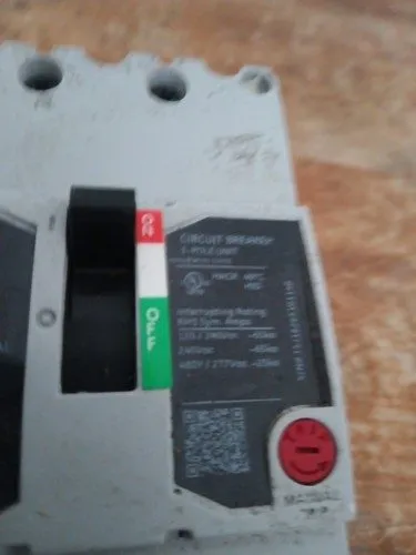 Автоматический выключатель GE TEYH3030B 30A 3-Pole 480V Molded Case Circuit Brea