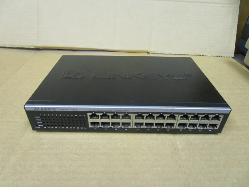 Коммутатор Cisco Linksys EF4124 24-Port 10/100 Ethernet Switch i682