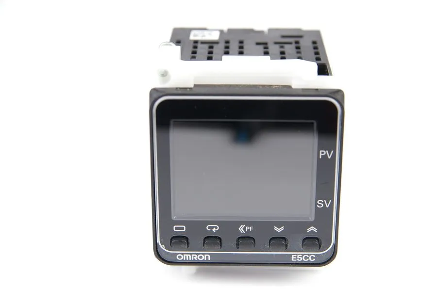 Датчик Omron E5CC-QX2ASM-002