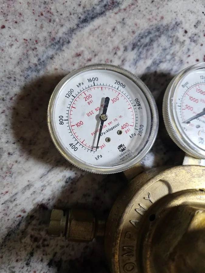 Трубопроводная арматура Victor SR 450E Compressed Gas Regulator Max Inlet 3000 P — фото лота 2