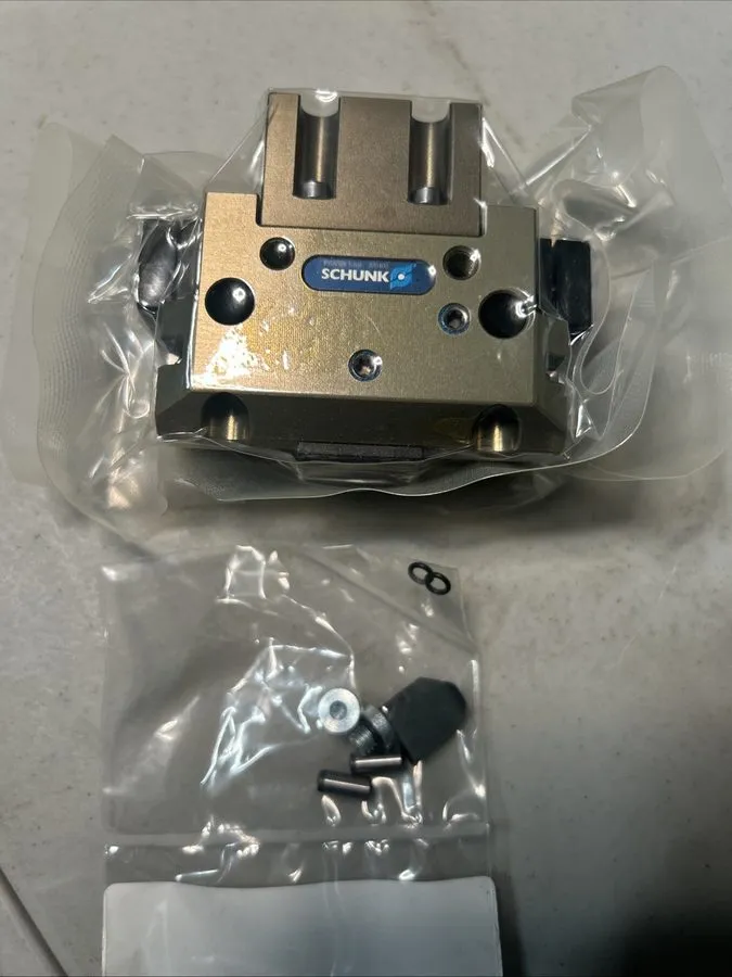 Робот Schunk Universal Gripper 0303510 PZN-plus 64-1-AS