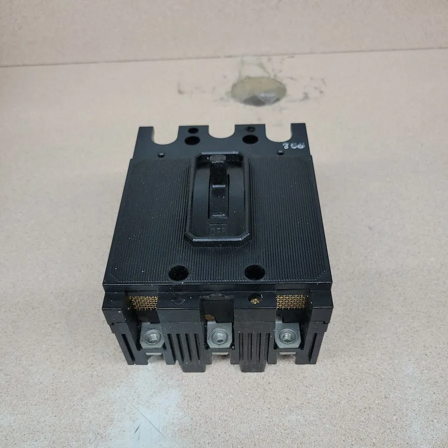 Автоматический выключатель EH3-B015 Siemens ITE Circuit Breaker 3 Pole 15 Amp 48