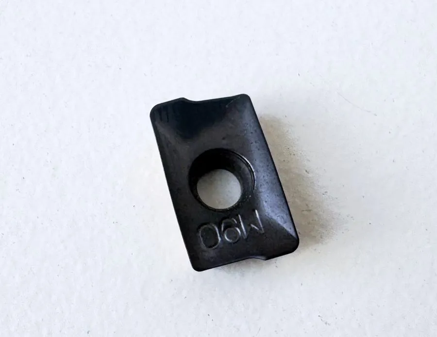 Режущий инструмент Iscar HM90 APKT 100308R IC830 Carbide Shoulder Milling Insert
