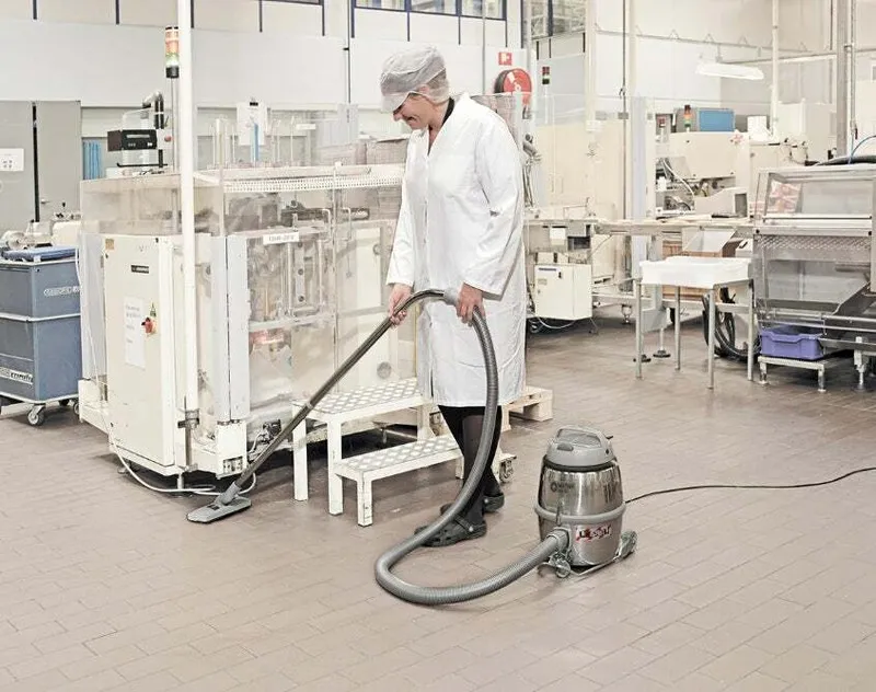 Складское оборудование Nilfisk GM80PR Professional Industrial Vacuum Cleaner — фото лота 2