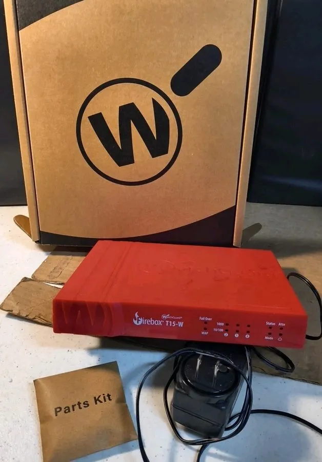 Межсетевой экран WatchGuard Firebox T15-W Router MS1AE3W w/ Cord And Screws, No 