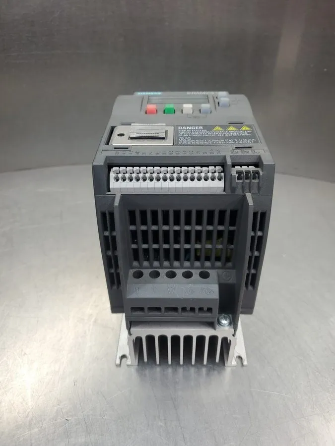 Частотный преобразователь SIEMENS SINAMICS 6SL3210-5BE13-7UV0 0.37KW 400VAC V20 