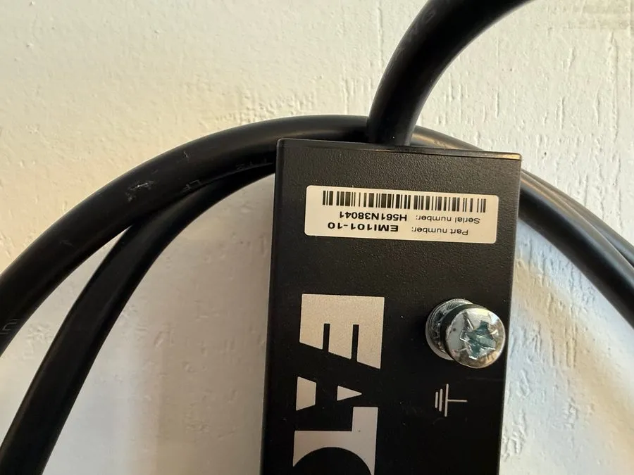 Блок розеток PDU Eaton Corporation EMI101-10 Input rack PDU FNFP