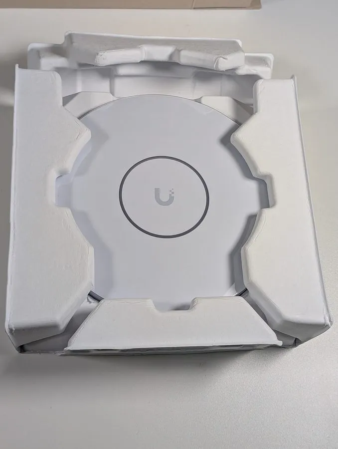 Точка доступа Wi-Fi Ubiquiti UniFi U7 Pro XG (U7-PRO-XG-US) Wi-Fi 7 Tri-Band 10G