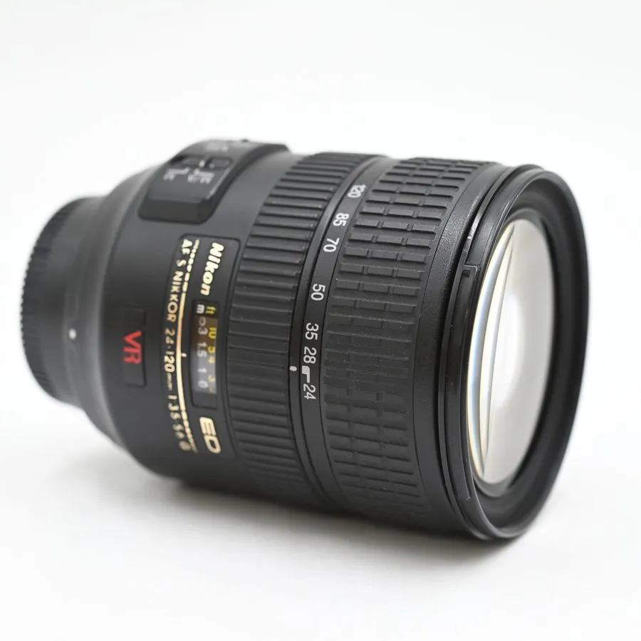 Объектив Nikon AF-S DX NIKKOR 18-140mm f / 3.5-5.6G ED VR AFSDXVR18-140G