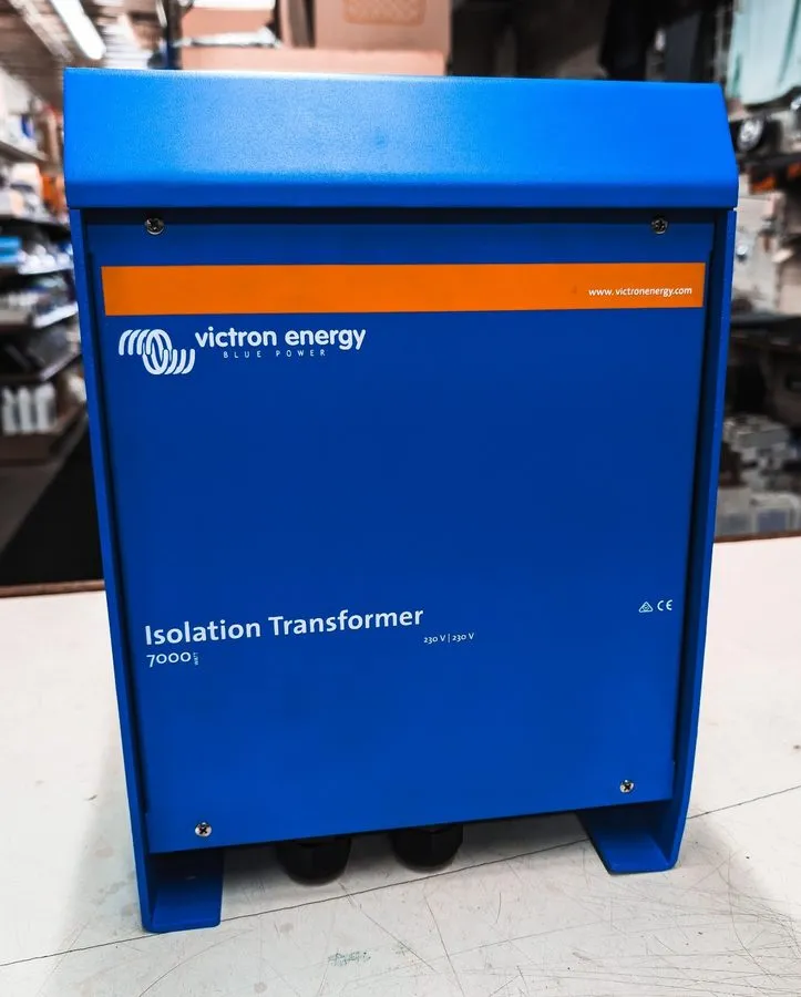 Аккумулятор Victron ITR7000 7kVA Isolation Transformer 230V AC Power — фото лота 1