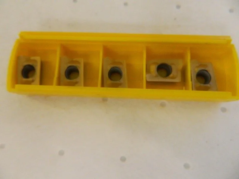 Режущий инструмент Kennametal Solid carbide Milling Insert ADKT1545PDERGB KCPK30