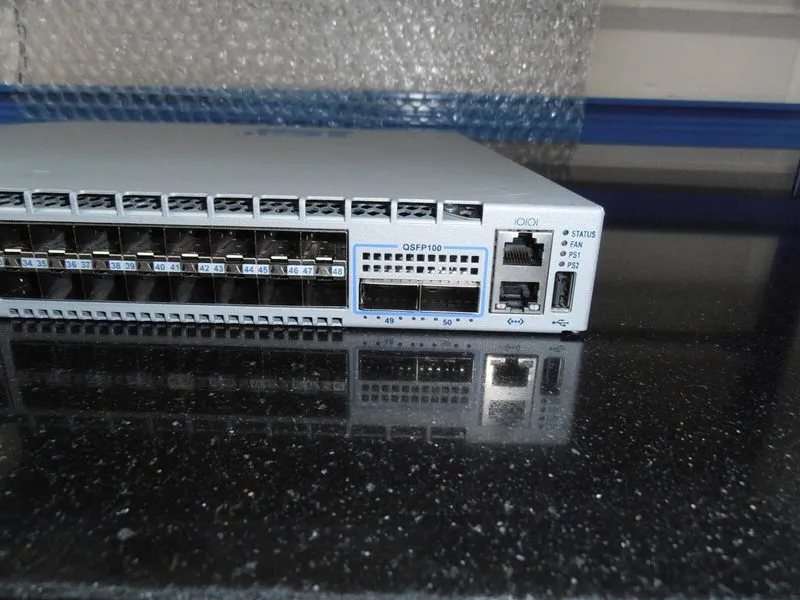 Коммутатор Arista DCS-7280SE-68-F 48x 10GbE SFP+ 2x 100GbE QSFP Switch F-to-R Ai — фото лота 2