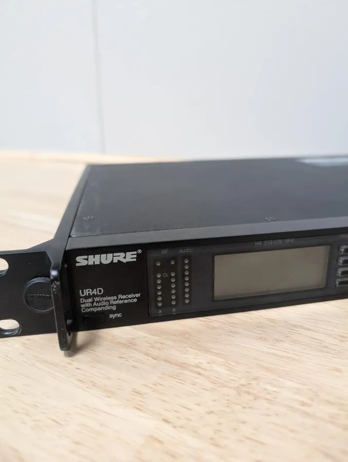 Радиосистема Shure UR4D H4/518-578Hz Dual Diversity UHF Wireless Microphone Rece — фото лота 1
