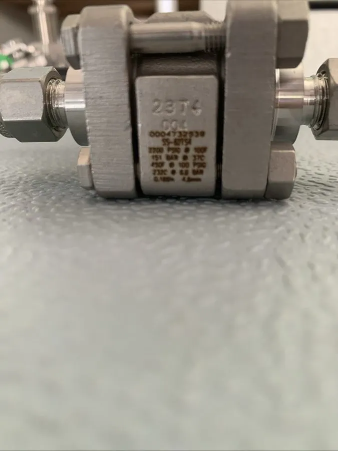 Клапан Swagelok SS-62TS4 Stainless Steel 3-Piece 60 Series Ball Valve FNSP