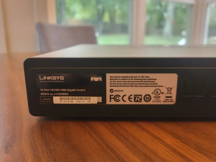 Коммутатор CISCO Linksys SR2016 16-Port 10/100/1000 Gigabit Switch — фото лота 2