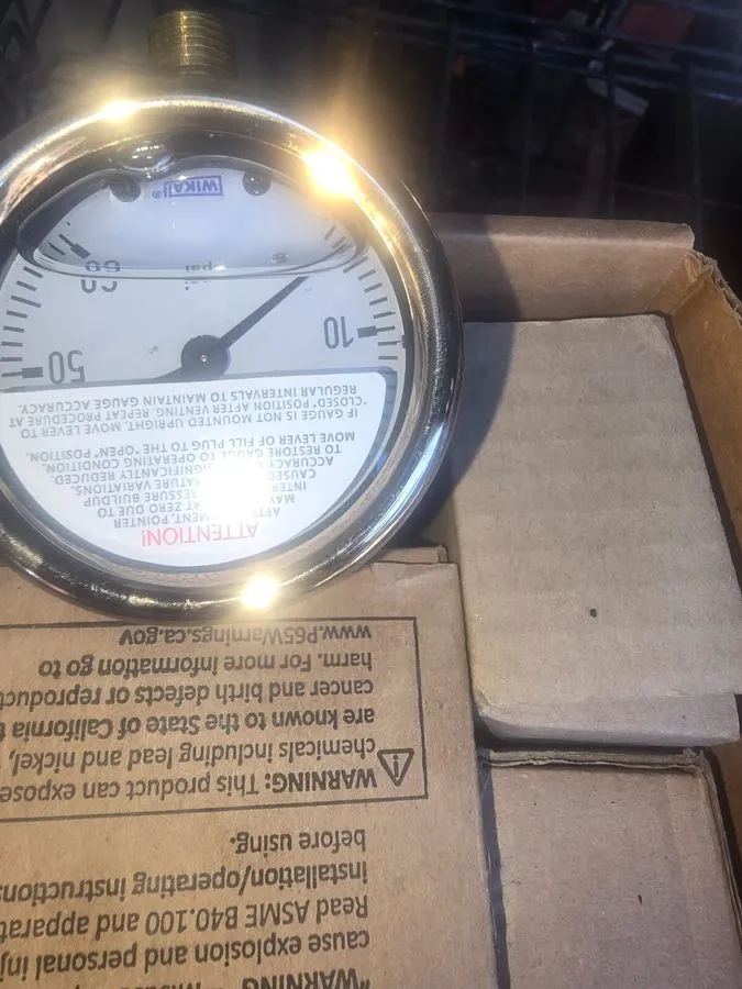 Трубопроводная арматура WIKA 9314660 TYPE 213.40 60 PSI 4" PRESSURE GAUGE — фото лота 1