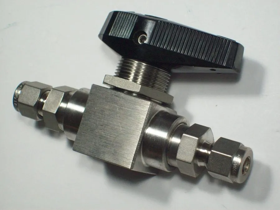 Клапан WHITEY/SWAGELOK BALL VALVE 1/4" COMP, SS-83TS4, #128R16