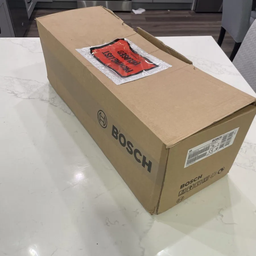 Камера Bosch UHO-HBGS-10 Outdoor Camera Housing OUTD-HSG w/HTR+BLR+SS 24VAC — фото лота 1