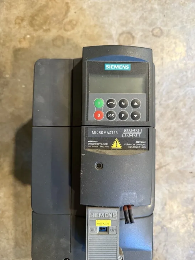 Частотный преобразователь Siemens MICROMASTER 420 VFD 6SE6420-2AD23-0BA1 3kW 4HP — фото лота 1