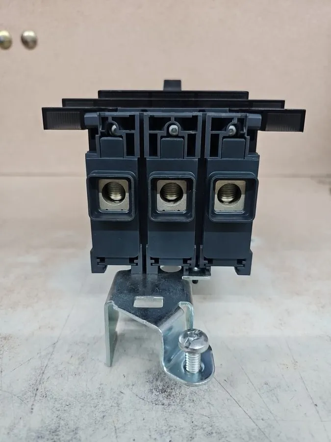 Автоматический выключатель BDA36040 40 Amp Square D 480V 3P I-Line Circuit Break
