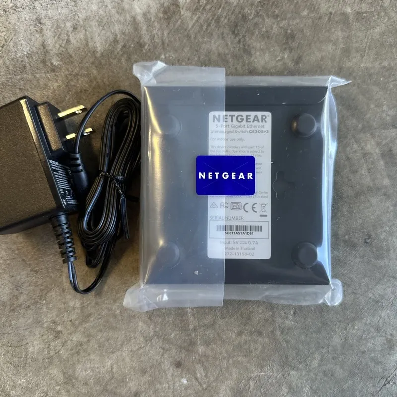 Коммутатор NETGEAR GS305v3 5 Port Gigabit Ethernet Unmanaged Switch