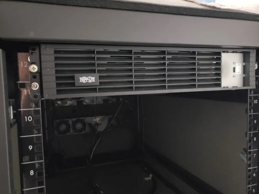 Трансформатор Tripp Lite SU6000XFMR2U 6kVA / 6kW Stepdown Isolation Transformer  — фото лота 2