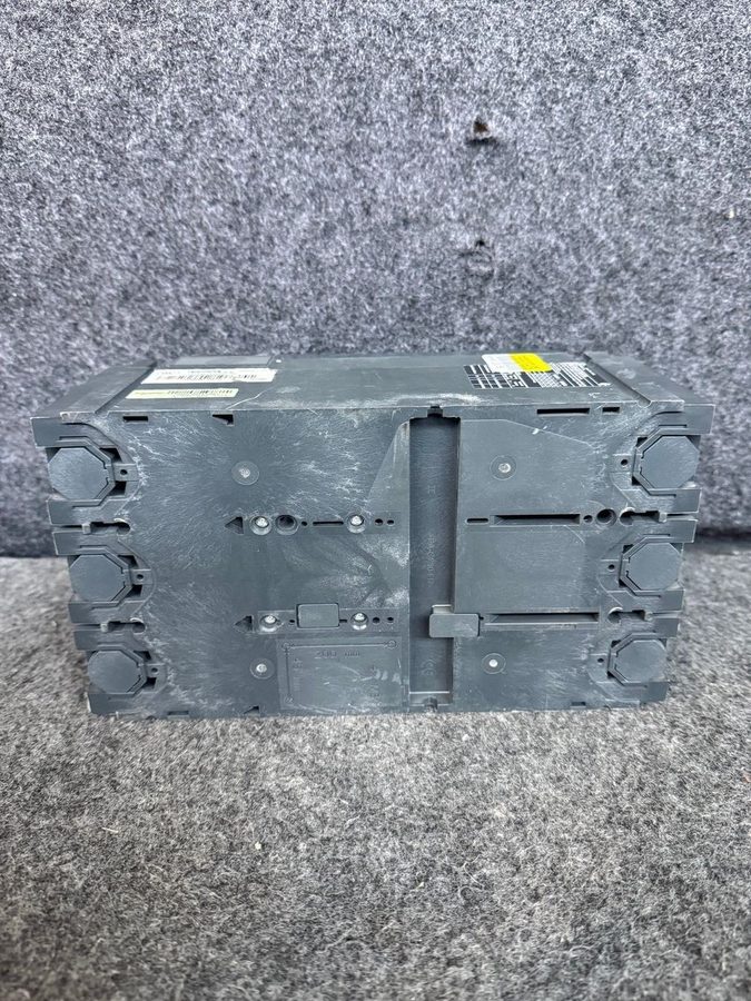 Автоматический выключатель SCHNEIDER ELECTRIC NSX400N Compact Circuit Breaker 40 — фото лота 1