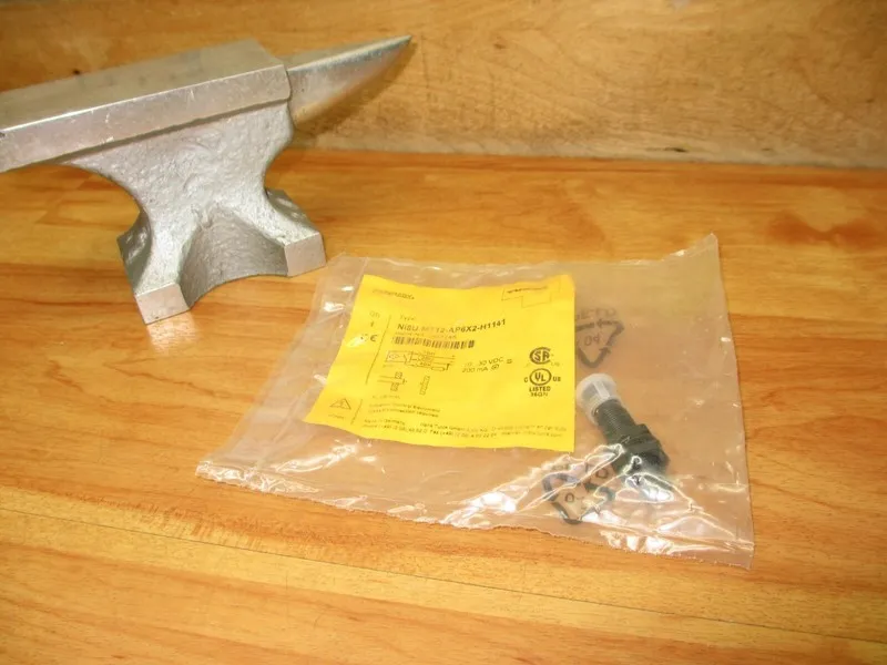 Датчик приближения Turck NI8U-MT12-AP6X2-H1141 Proximity Inductive Sensor -Facto