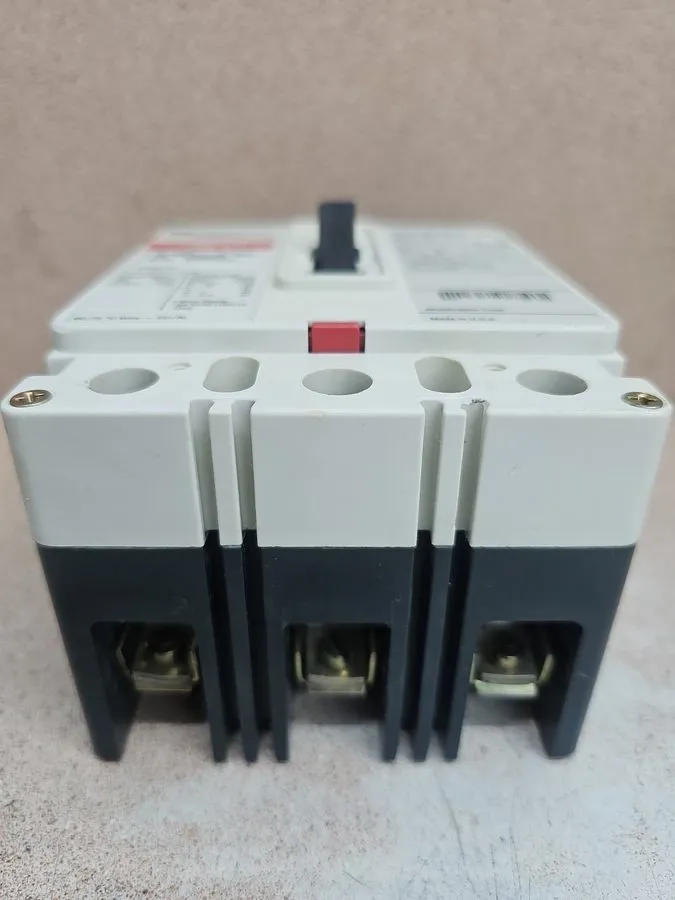 Автоматический выключатель Eaton Cutler-Hammer EHD3020L EHD 14k Series C 20A 480