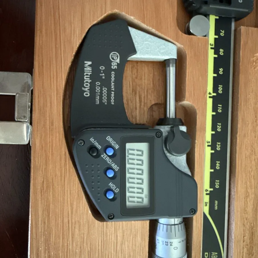 Штангенциркуль Mitutoyo Digital Micrometer (293-340-30) & Caliper (500-196-130)  — фото лота 2