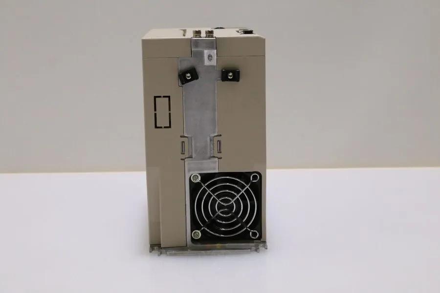 Сервопривод YASKAWA SERVO DRIVER SGD7S-180A00A