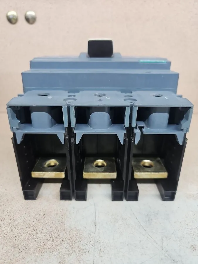 Автоматический выключатель Siemens 3VA5330-5EC31-0AA0 300Amp 600V 3-Pole Circuit — фото лота 2