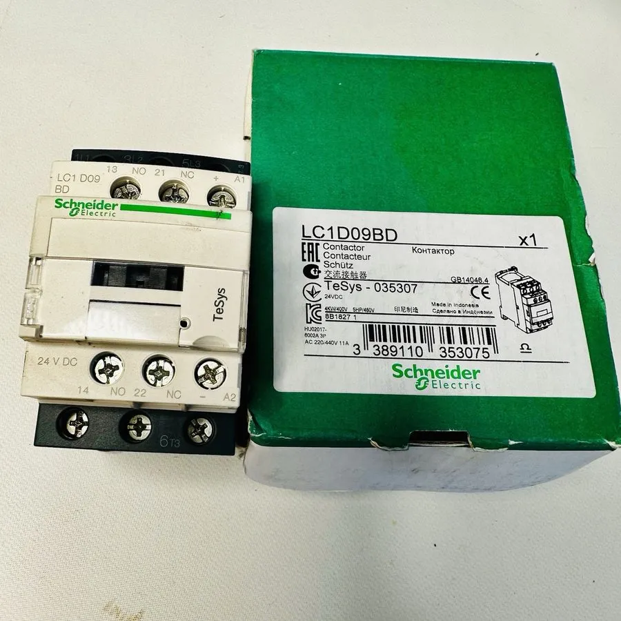 Контактор Schneider LC1D09BD TeSys D Contactor 9A 24VDC Coil + LAD4TBDL 3 Pole