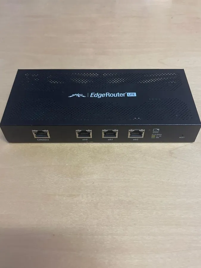 Маршрутизатор UBIQUITI NETWORKS ERLITE-3 EDGEROUTER LITE