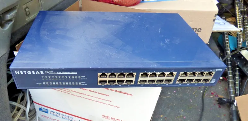 Коммутатор NETGEAR ProSafe JFS524 24-Port Ethernet Network Switch 10/100 Rackmou