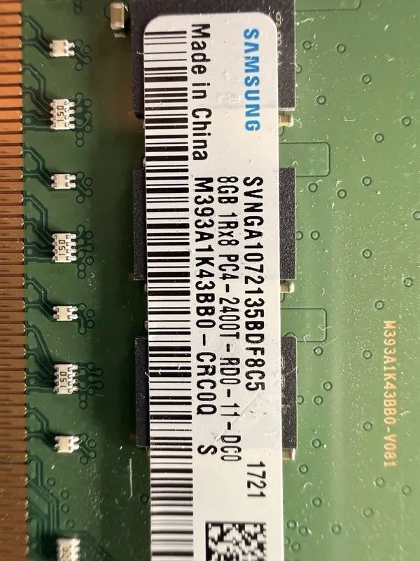 Модуль памяти Samsung 8GB DDR4-2400 ECC RDIMM 1Rx8 Server RAM M393A1K43BB0-CRC0Q