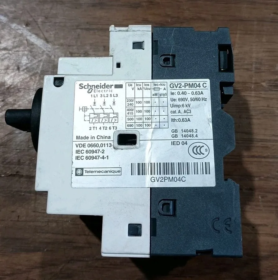 Автоматический выключатель SCHNEIDER GV2-PM04 C Circuit Breaker 0.40-0.63A — фото лота 1