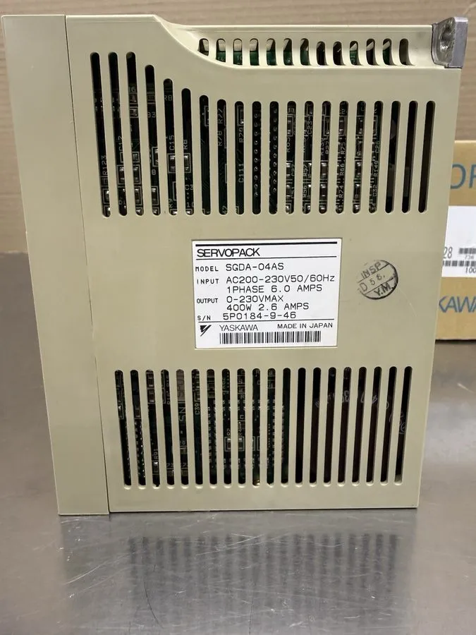 Сервопривод YASKAWA SERVOPACK SGDA-04AS 200-230Vac 6.0A AMP