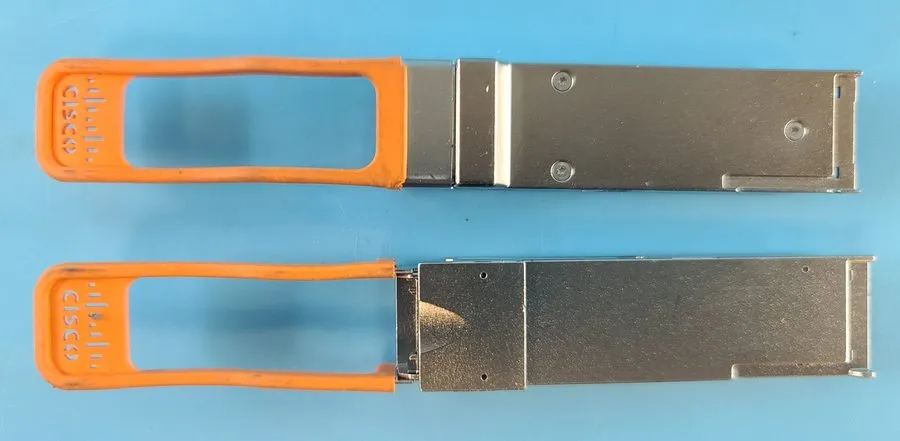 Трансивер CISCO QSFP-40G-CSR4 10-2837-02 40GBASE-CSR4 QSFP 850nm MMF QSFP transc