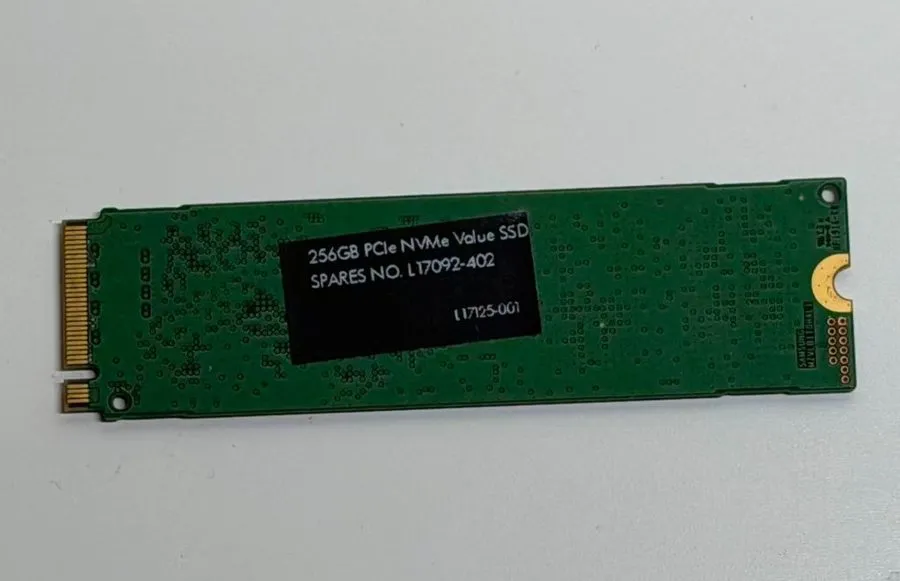 SSD-накопитель Samsung PM981 256GB M.2 NVMe SSD MZVLB256HAHQ-000H1 HP L11634-001