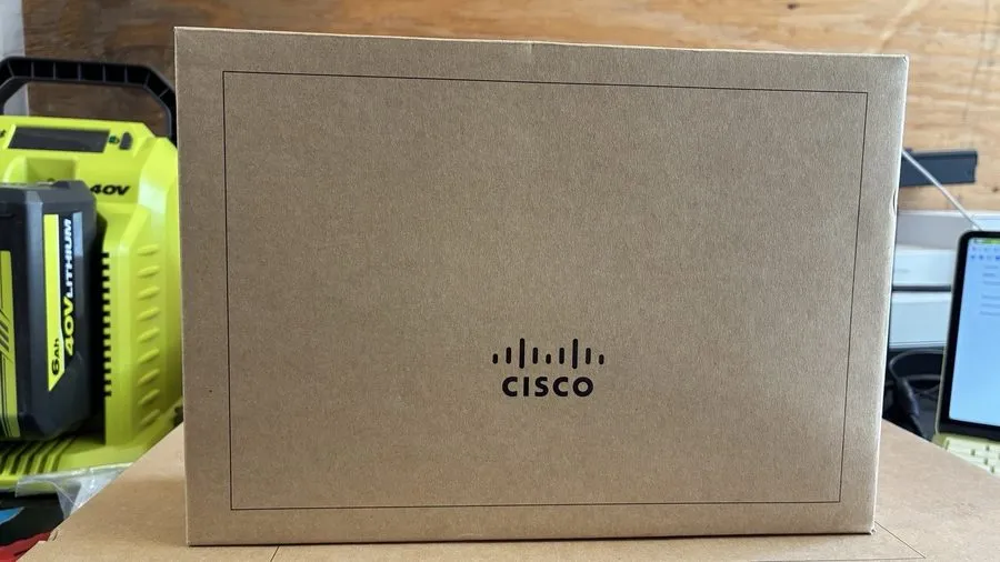 Коммутатор Cisco Meraki MS130-8-HW 8GE SWITCH *UNCLAIMED — фото лота 1