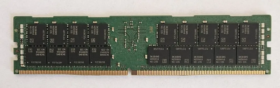 Модуль памяти 64GB 2Rx4 Samsung DDR4 3200 M393A8G40BB4-CWE Lenovo 4ZC7A08710