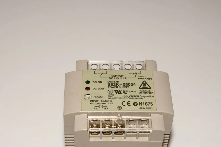 Блок питания Omron S82K-05024 Power Supply 24V DC 2.1A 50W DIN Rail with Power C