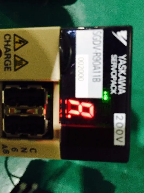 Сервопривод Yaskawa / Servopack / Sgdv-R70A11A (Expedited Shipping)