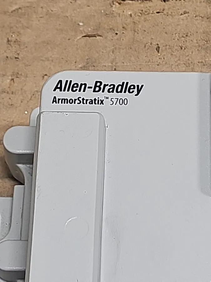 Коммутатор Allen Bradley 1783-ZMS8TA /A ArmorStratix 5700 Ethernet Managed Switc